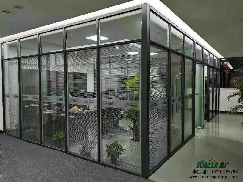 亚博全站手机网页版玻璃隔断墙，办公室钢化双层隔断